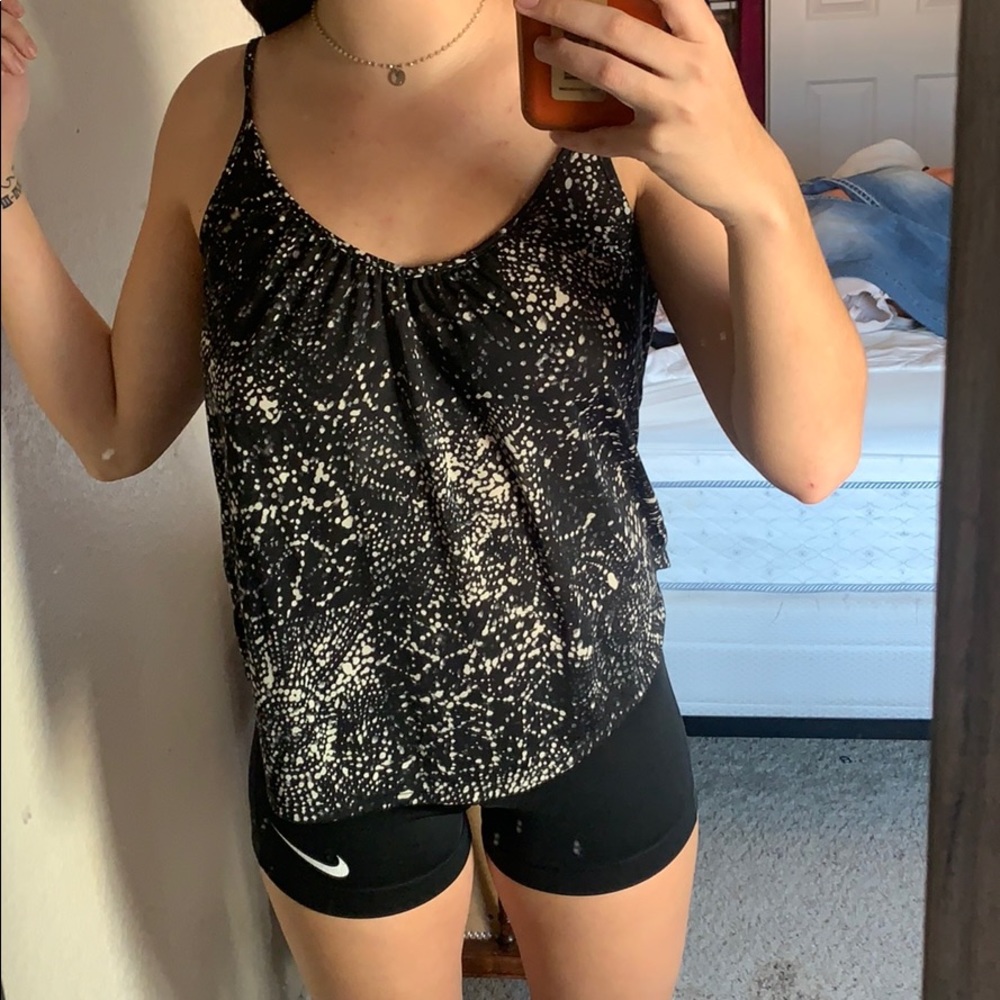 Spotted black and white tank top